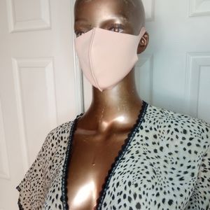 Unisex face mask in Baby pink